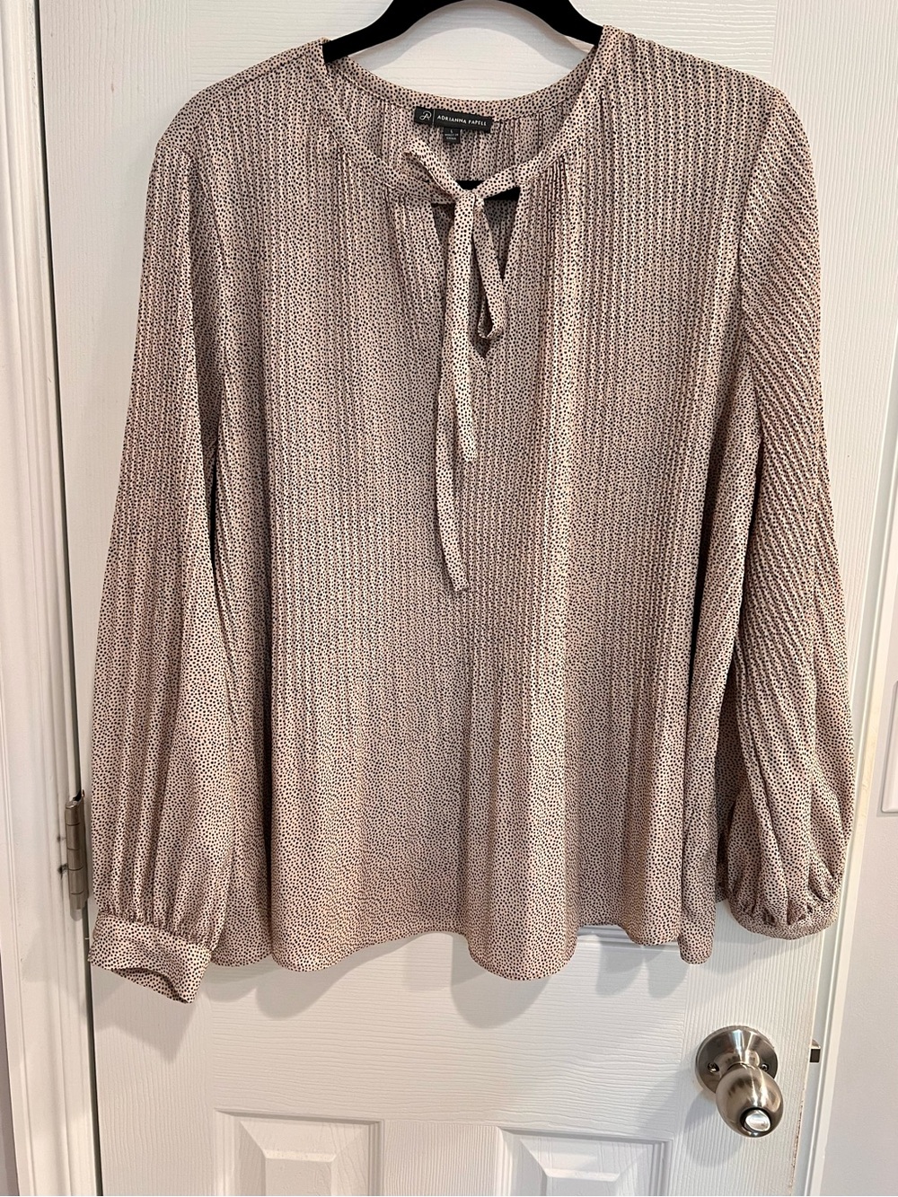 Adrianna Papell Flowy Dotted Pleated  Tie-Neck Blouse Top Flowy Animal Print L